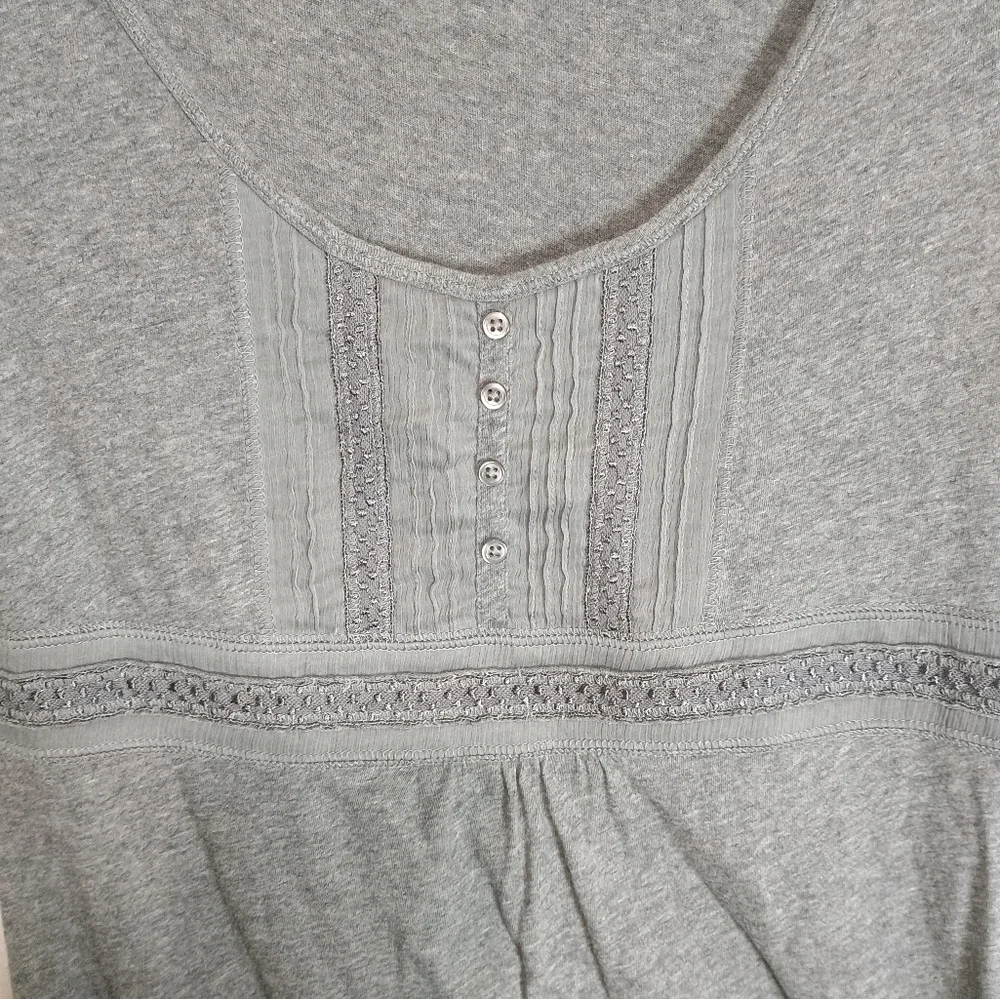 LOFT Gray Fitted Baby Doll Ribbed Cap Sleeve Blouse Size Medium - Picture 4 of 4